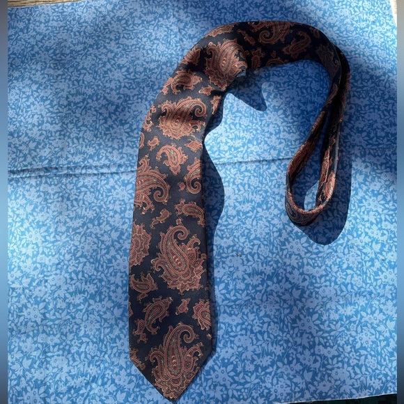 Vintage Silk Tie - Picture 8 of 10